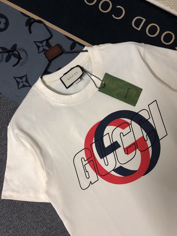 ブランドTシャツ側面デザイン